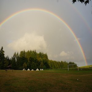 Toller Anblick auf dem HDI-Zeltlager © Haus des islam HDI-Zeltlager-Regenbogen