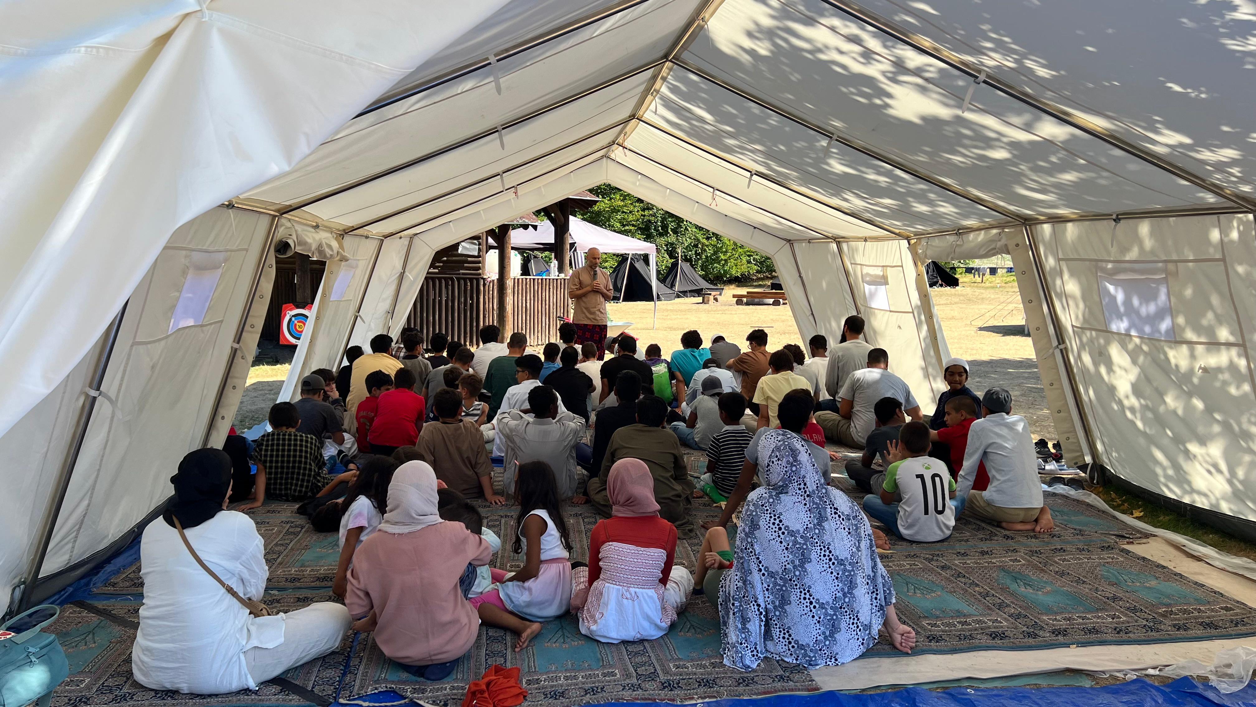 2 Moschee Zelt