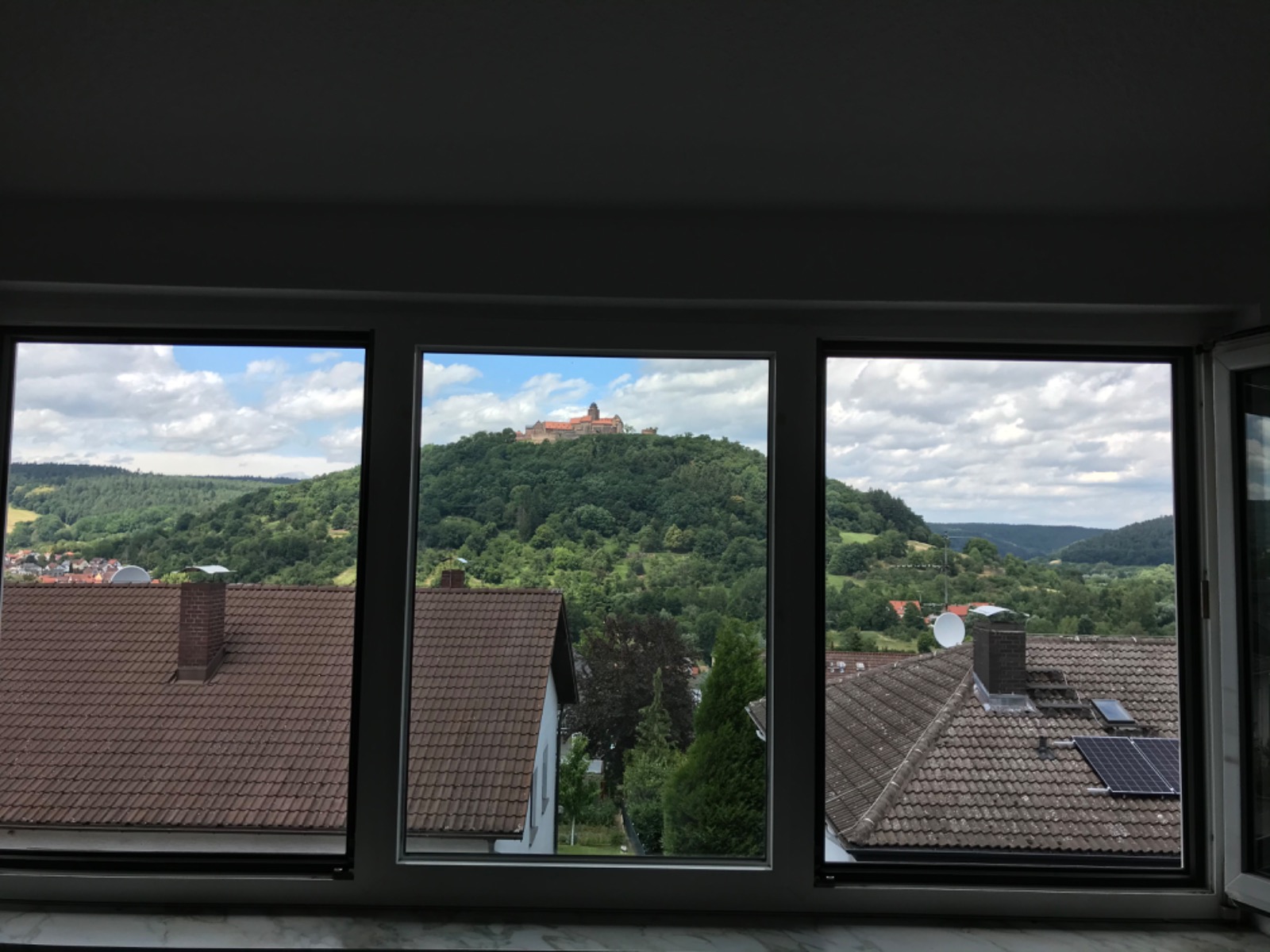 Ferienwohnung - Blick zur Breuburg